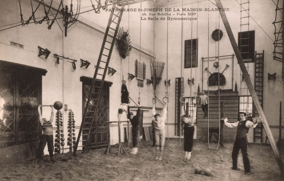  Anonyme, Salle de gymnastique du patronage Saint-Joseph, 54, rue Bobillot (13e), Entre 1890 et 1920, Musée Carnavalet - Histoire de Paris